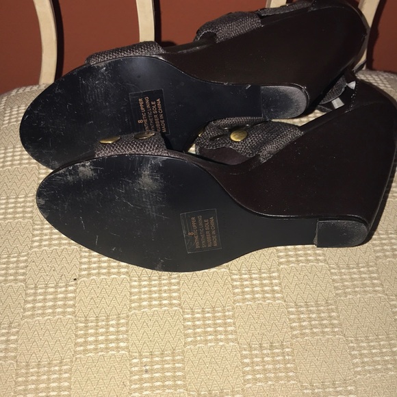 Brown and Gold Wedges - Picture 4 of 4